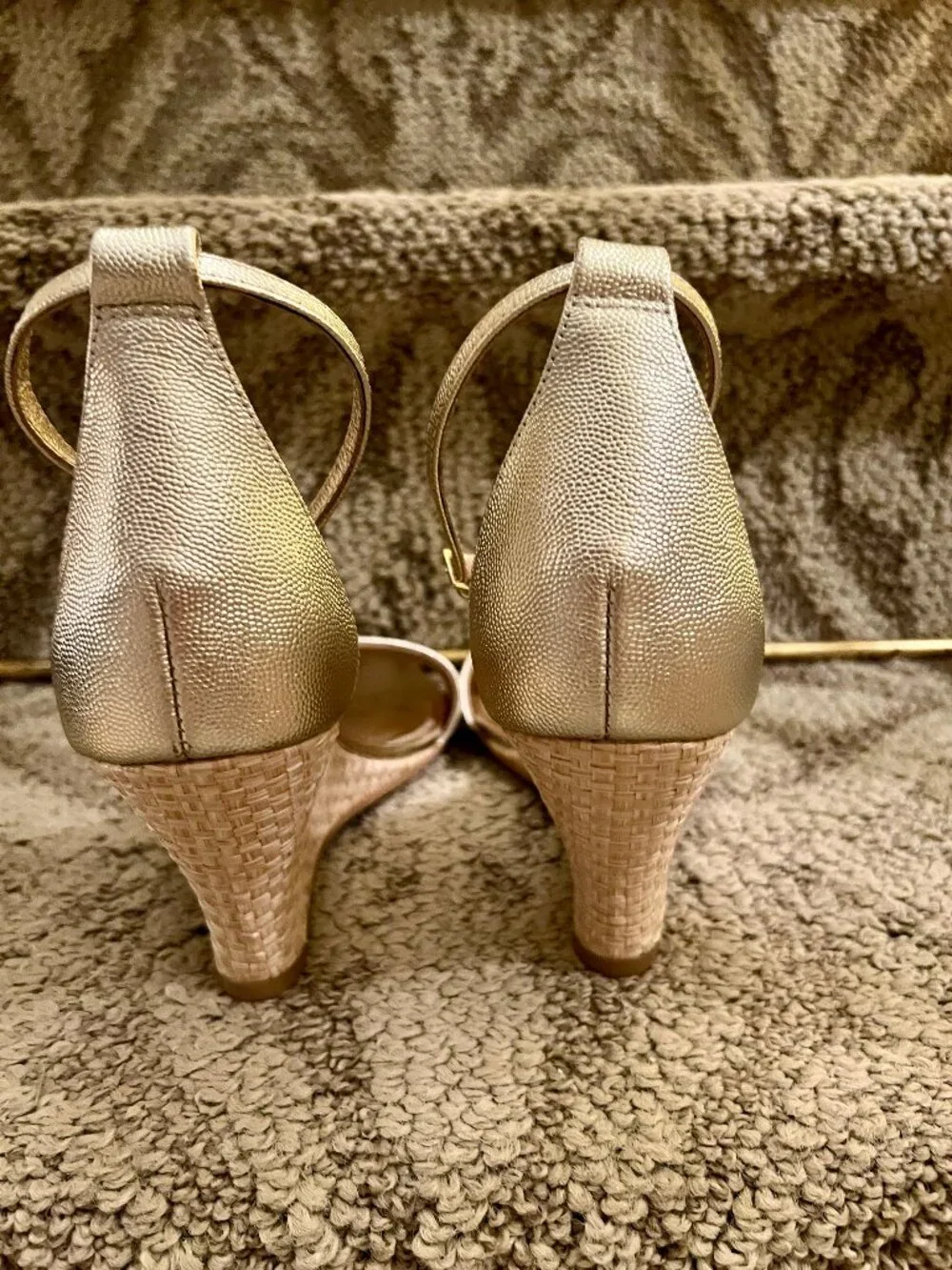 NWOB Lilly Pulitzer Bridgette Metallic Gold Wedge Heels Shoes Size 9.5 M